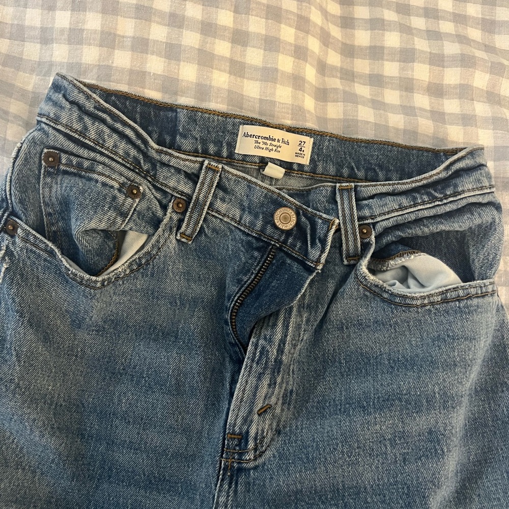 Abercrombie & Fitch 90s Straight Ultra High Rise Jean
